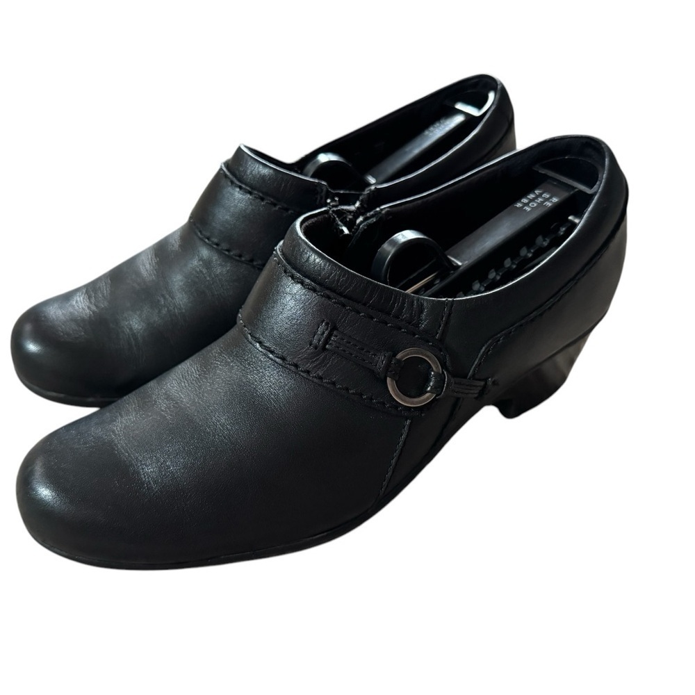 Clarks Cushion Women’s Slip-On Black Leather Clog Bootie Size 7M